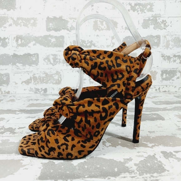 NEW Charles David Vinnie Leopard Print High Heeled Buckle Sling Back Sandal M915 - Picture 1 of 13